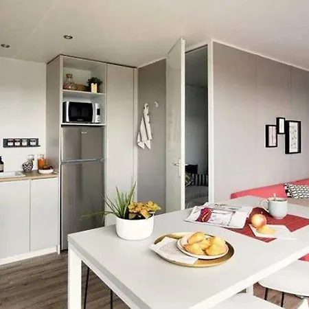 3 Etoiles - Piscine - Ccbbhdi
